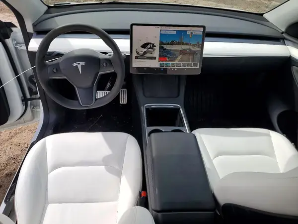 7SAYGDEF4PF830224 2023 TESLA MODEL Y - Image 8