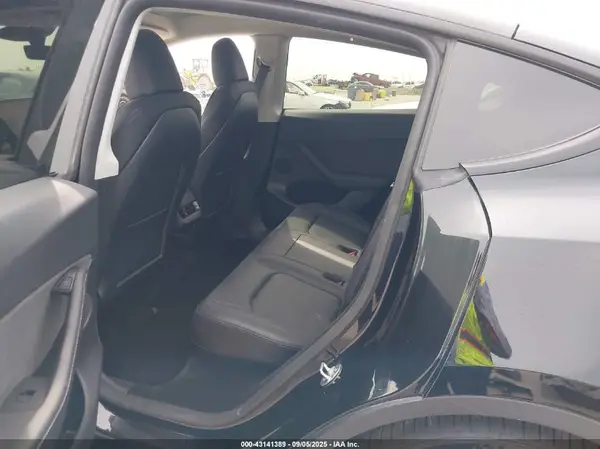 7SAYGDEF4PF831065 2023 TESLA MODEL Y - Image 8
