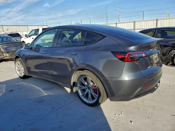 7SAYGDEF4PF831583 2023 TESLA MODEL Y - Image 2