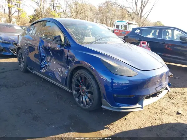 7SAYGDEF4PF840915 2023 TESLA MODEL Y - Image 1