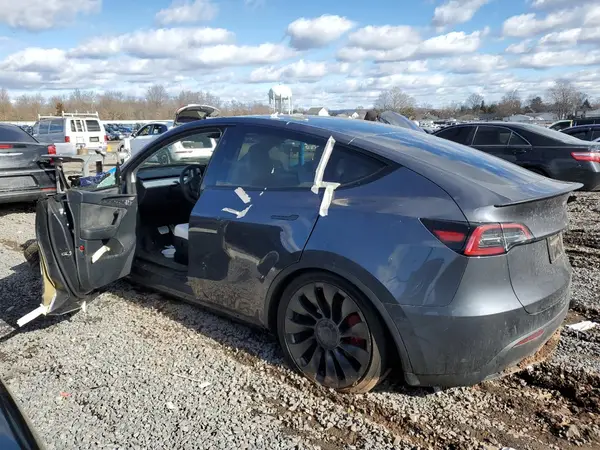 7SAYGDEF4PF841336 2023 TESLA MODEL Y - Image 2