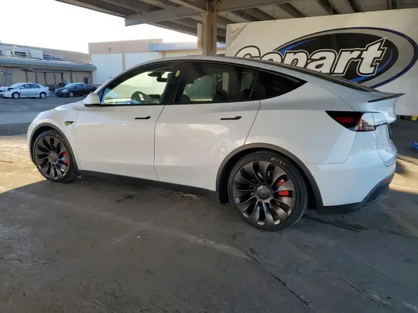 7SAYGDEF4PF841577 2023 TESLA MODEL Y - Image 2