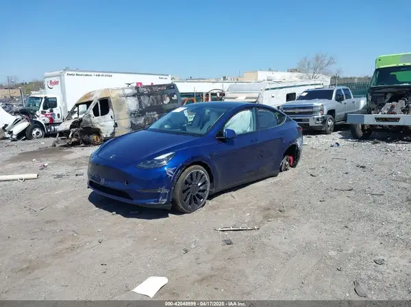 7SAYGDEF4PF844933 2023 TESLA MODEL Y - Image 2