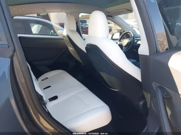 7SAYGDEF4PF853941 2023 TESLA MODEL Y - Image 8