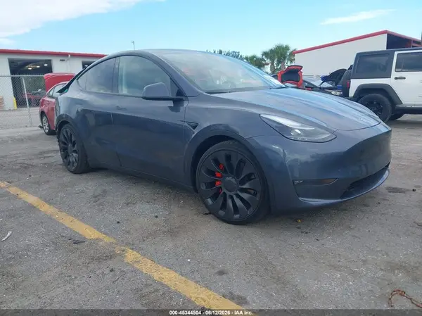 7SAYGDEF4PF861702 2023 TESLA MODEL Y - Image 1