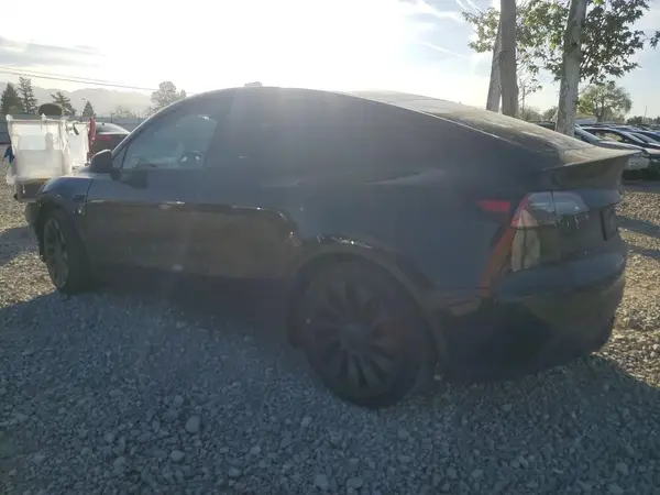 7SAYGDEF4PF874675 2023 TESLA MODEL Y - Image 2