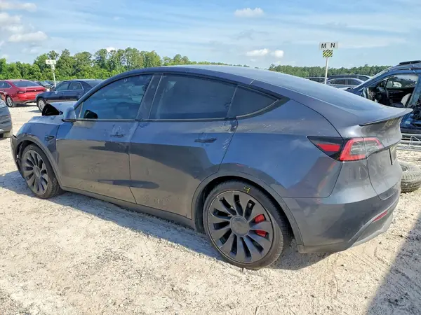7SAYGDEF4PF882369 2023 TESLA MODEL Y - Image 2