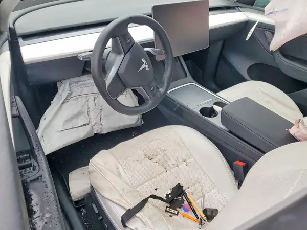 7SAYGDEF4PF916472 2023 TESLA MODEL Y - Image 8