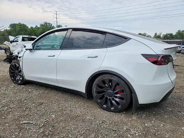 7SAYGDEF4PF935930 2023 TESLA MODEL Y - Image 2