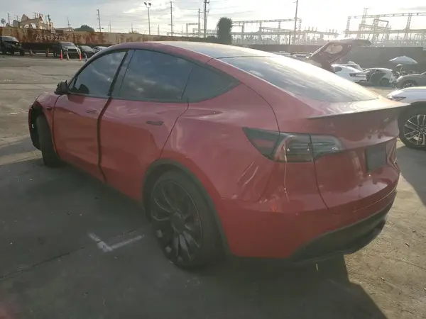 7SAYGDEF4PF942814 2023 TESLA MODEL Y - Image 2