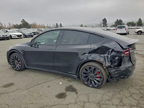 7SAYGDEF4PF962660 2023 TESLA MODEL Y - Image 2