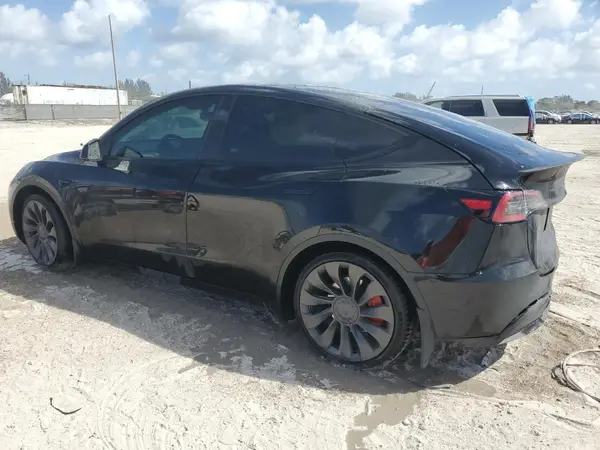 7SAYGDEF4PF977952 2023 TESLA MODEL Y - Image 2