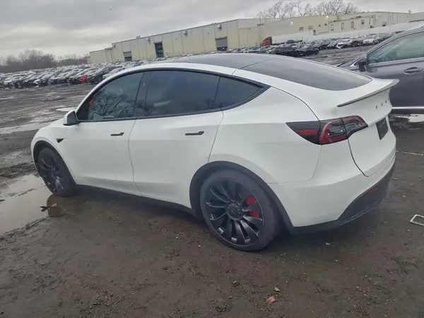 7SAYGDEF4PF980043 2023 TESLA MODEL Y - Image 2