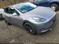 7SAYGDEF4RA261360 2024 TESLA MODEL Y