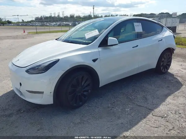 7SAYGDEF4RA267997 2024 TESLA MODEL Y - Image 2