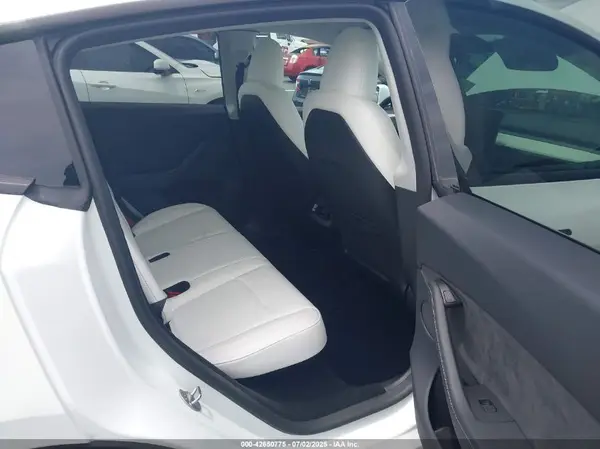 7SAYGDEF4RA267997 2024 TESLA MODEL Y - Image 8