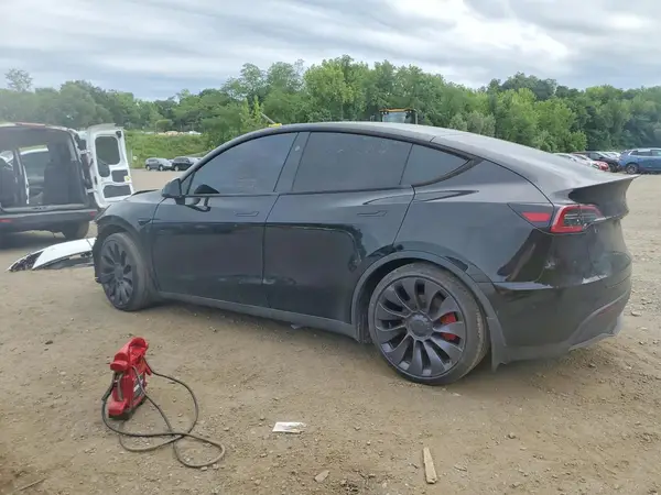 7SAYGDEF4RA269099 2024 TESLA MODEL Y - Image 2