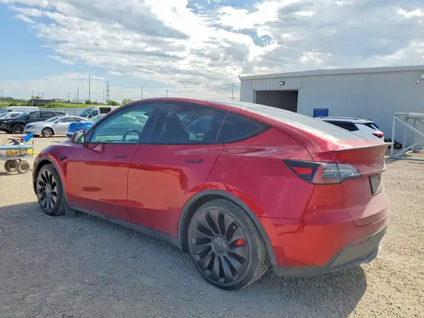 7SAYGDEF4RA284248 2024 TESLA MODEL Y - Image 2