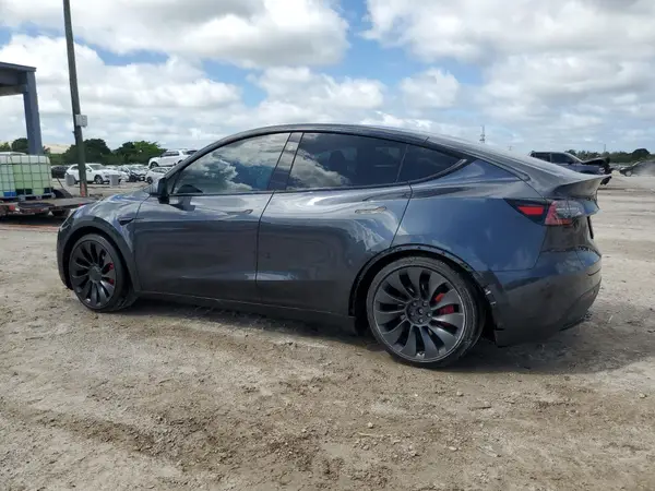 7SAYGDEF4RA286873 2024 TESLA MODEL Y - Image 2