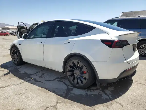 7SAYGDEF4RA286985 2024 TESLA MODEL Y - Image 2