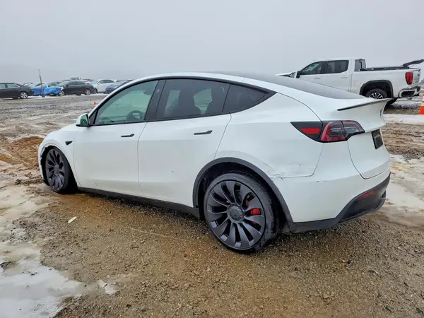 7SAYGDEF4RA288980 2024 TESLA MODEL Y - Image 2