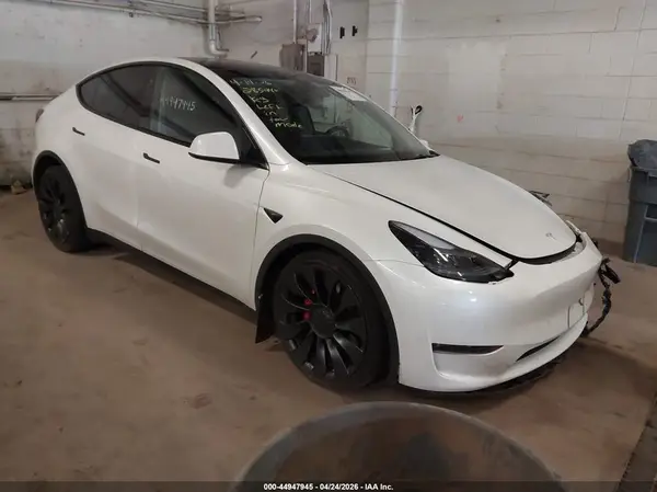 7SAYGDEF4RA294729 2024 TESLA MODEL Y - Image 1