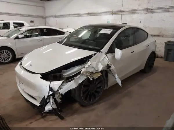 7SAYGDEF4RA294729 2024 TESLA MODEL Y - Image 2
