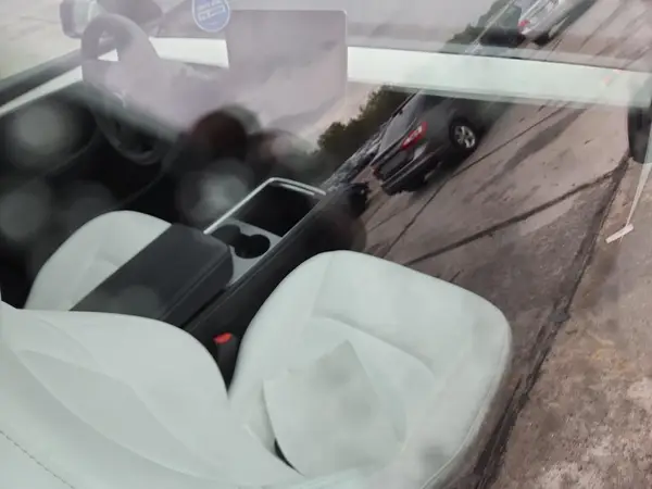 7SAYGDEF4RA296822 2024 TESLA MODEL Y - Image 8
