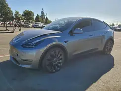 7SAYGDEF4RA305700 2024 TESLA MODEL Y