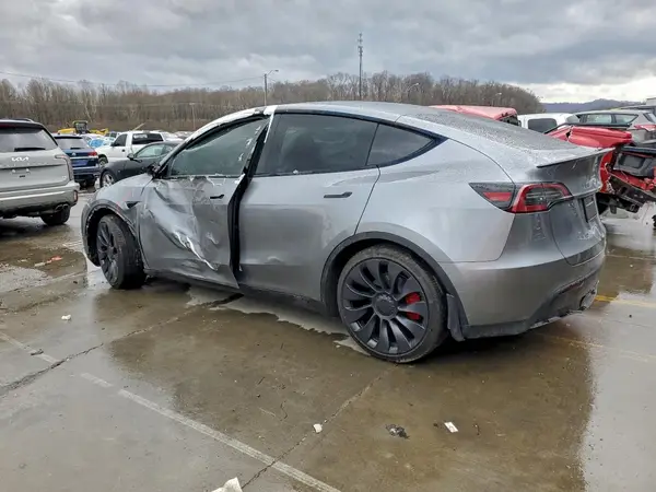 7SAYGDEF4RA308287 2024 TESLA MODEL Y - Image 2