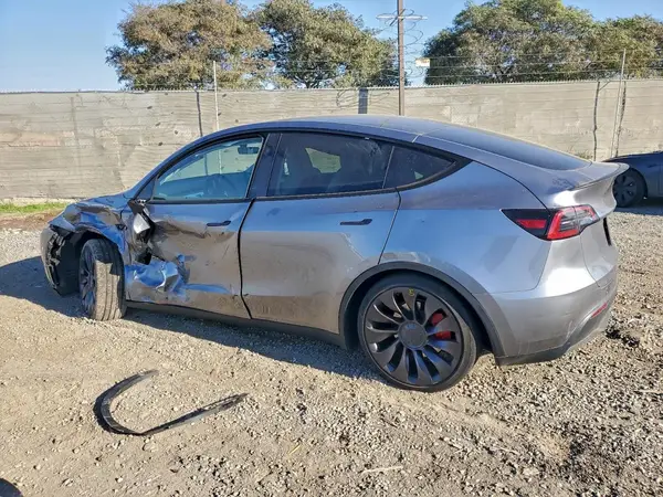 7SAYGDEF4RA309262 2024 TESLA MODEL Y - Image 2