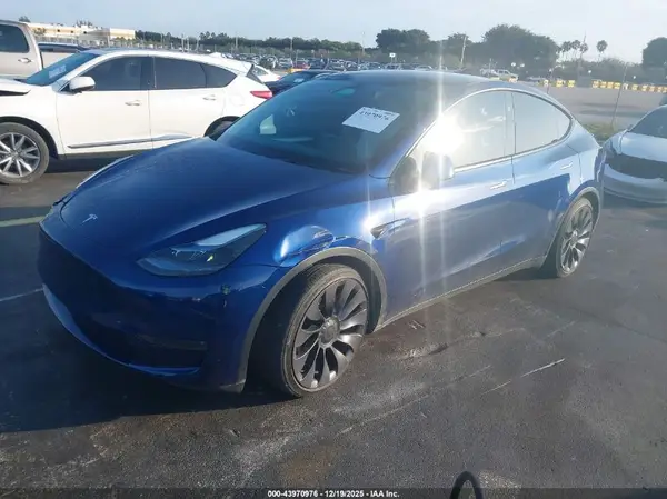 7SAYGDEF4RA312033 2024 TESLA MODEL Y - Image 2