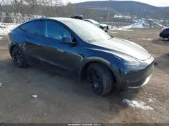 7SAYGDEF4RF023785 2024 TESLA MODEL Y