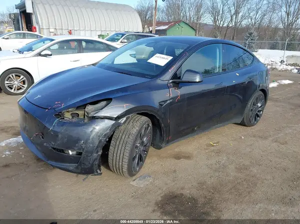 7SAYGDEF4RF023785 2024 TESLA MODEL Y - Image 2