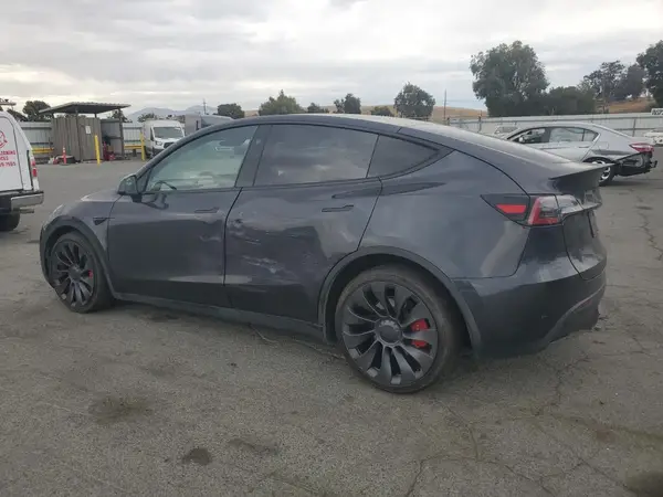 7SAYGDEF4RF027593 2024 TESLA MODEL Y - Image 2