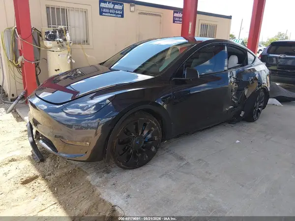 7SAYGDEF4RF029389 2024 TESLA MODEL Y - Image 2