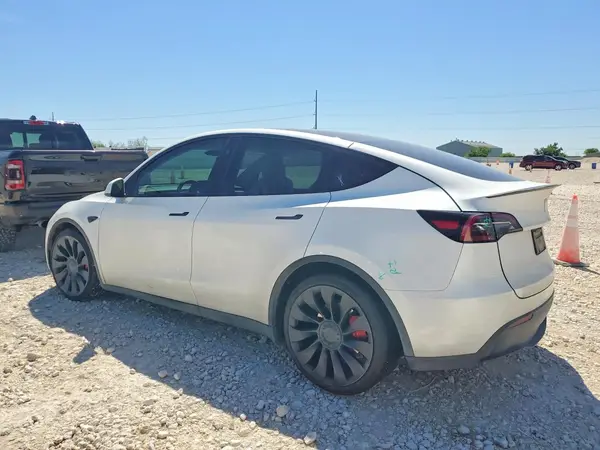 7SAYGDEF4RF050727 2024 TESLA MODEL Y - Image 2