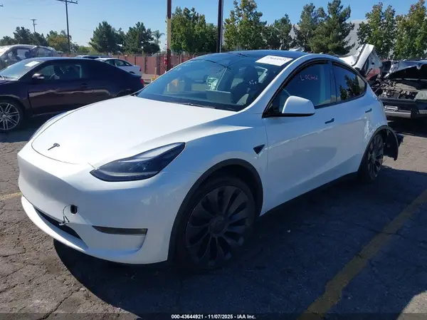 7SAYGDEF4RF057466 2024 TESLA MODEL Y - Image 2