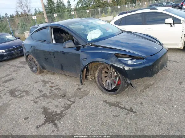 7SAYGDEF4RF066068 2024 TESLA MODEL Y - Image 1