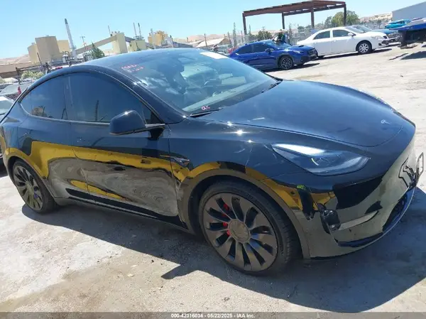7SAYGDEF4RF068290 2024 TESLA MODEL Y - Image 1