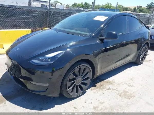 7SAYGDEF4RF068290 2024 TESLA MODEL Y - Image 2