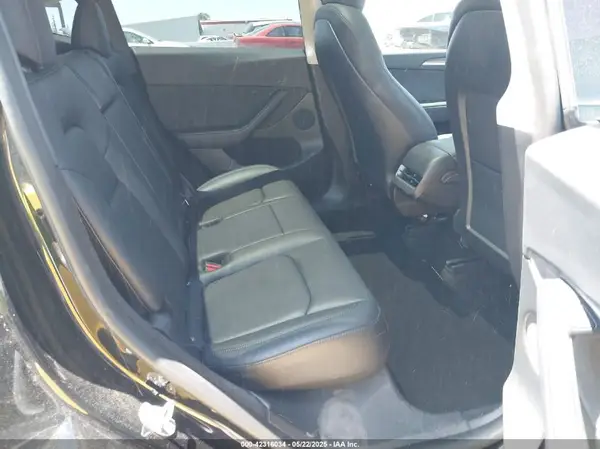 7SAYGDEF4RF068290 2024 TESLA MODEL Y - Image 8
