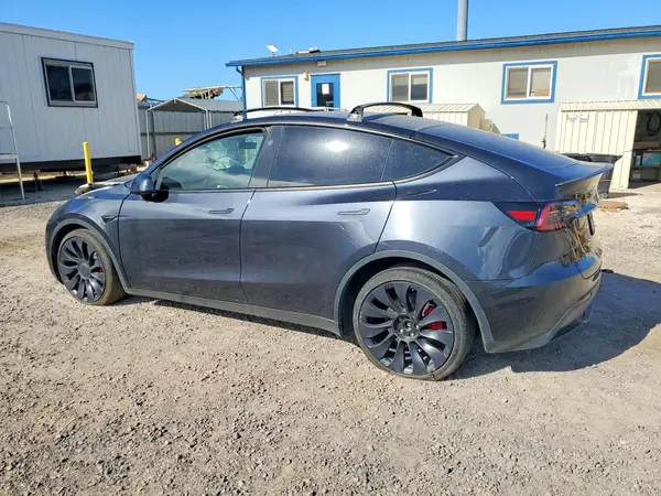 7SAYGDEF4RF086532 2024 TESLA MODEL Y - Image 2