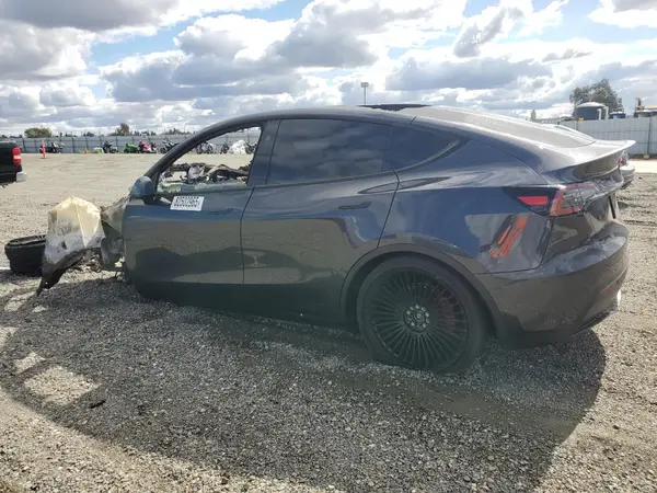 7SAYGDEF4RF131467 2024 TESLA MODEL Y - Image 2
