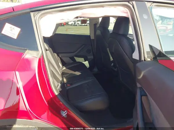 7SAYGDEF4RF162153 2024 TESLA MODEL Y - Image 8