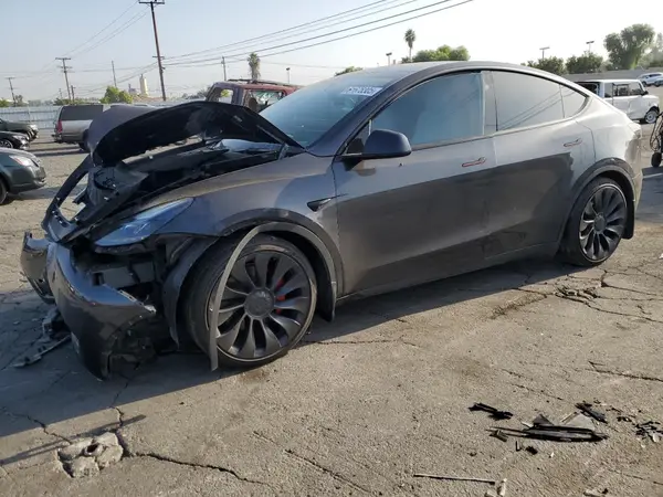 7SAYGDEF4RF185996 2024 TESLA MODEL Y - Image 1