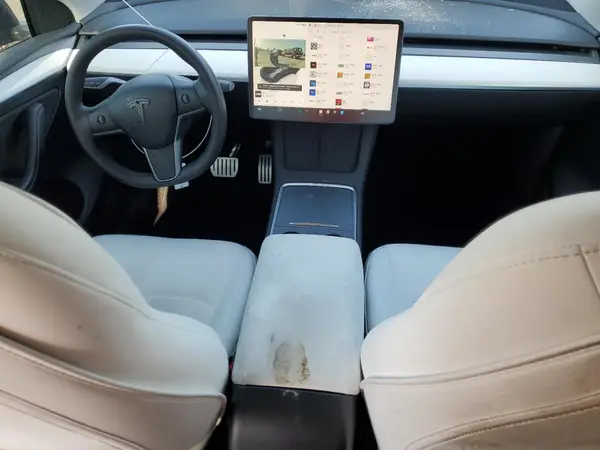 7SAYGDEF4RF185996 2024 TESLA MODEL Y - Image 8
