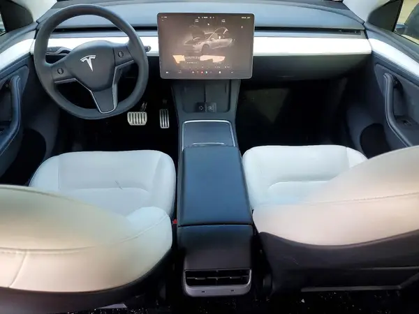 7SAYGDEF4SA339738 2025 TESLA MODEL Y - Image 8