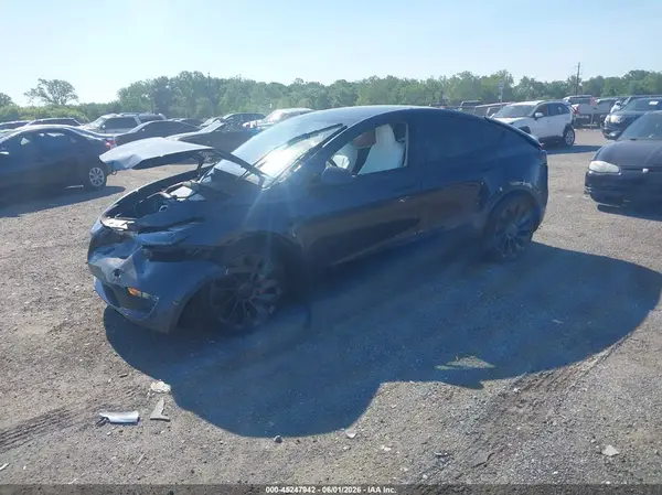7SAYGDEF4SA363649 2025 TESLA MODEL Y - Image 2