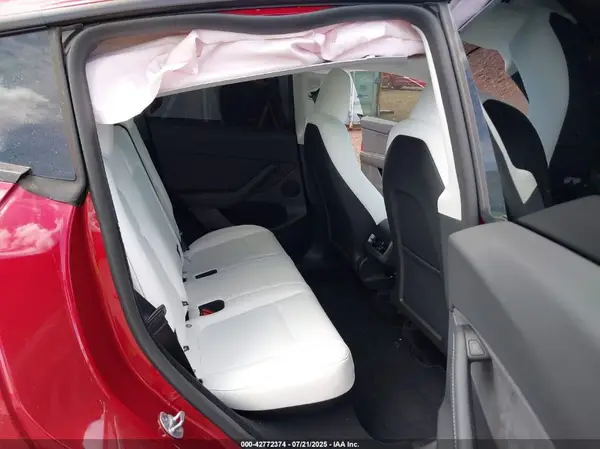 7SAYGDEF4SF256992 2025 TESLA MODEL Y - Image 8